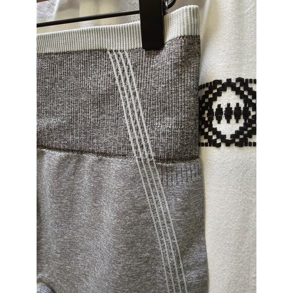 NWT Spanx spacedye cloudy grey seamless sculpt legging large - Picture 10 of 12